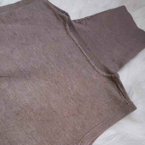 Cream Sleeveless Turtleneck Knit Pull-Over Sweater - Picture 2 of 2